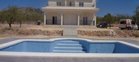Villa de 3 dormitorios en Pinoso, Spain No. 10195 21