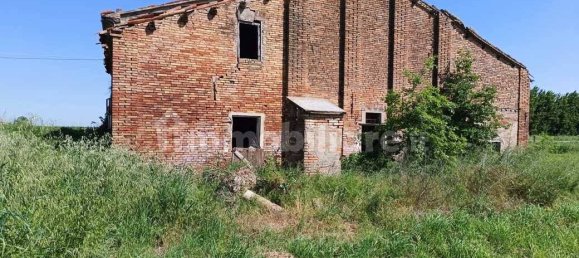 4 bedrooms Villa in Conselice, Italy No. 313563 10