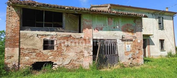 4 bedrooms Villa in Conselice, Italy No. 313563 8