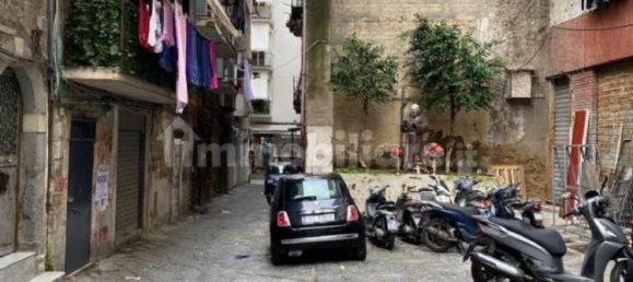 Propiedad comercial de 1 habitación en Naples, Italy No. 118477 3