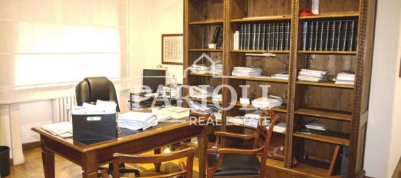 4 rooms Apartment in Rome, Italy No. 21562 21