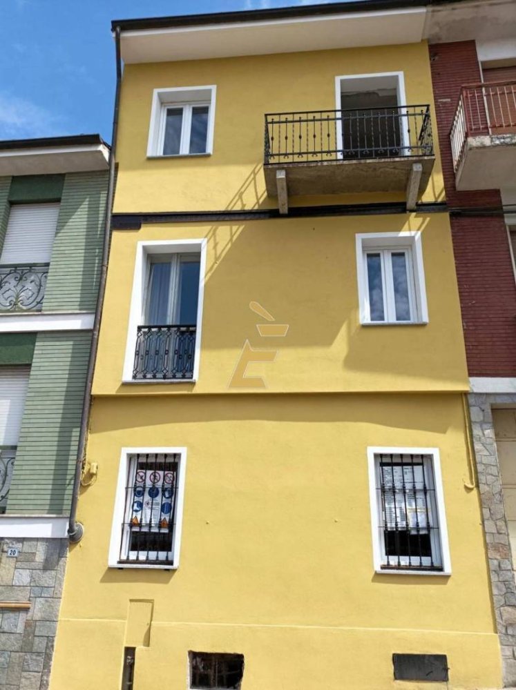 Casa de 5 habitaciónes en Montechiaro d'Asti, Italy No. 178474