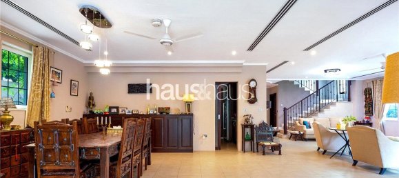 Вилла с 4 спальнями в Jumeirah Park, ОАЭ № 98734 10