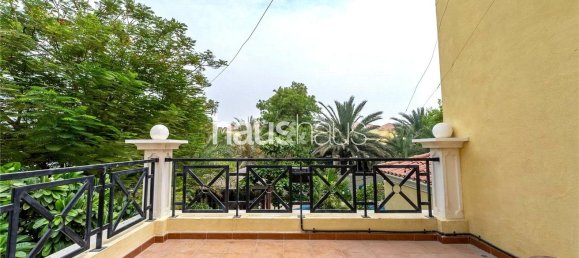 Вилла с 4 спальнями в Jumeirah Park, ОАЭ № 98734 26