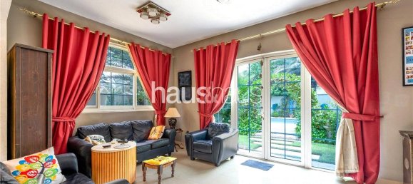 Вилла с 4 спальнями в Jumeirah Park, ОАЭ № 98734 12