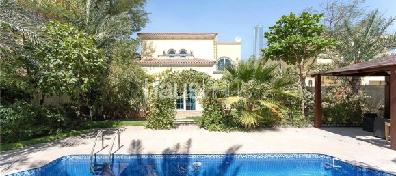 Вилла с 4 спальнями в Jumeirah Park, ОАЭ № 98734 4