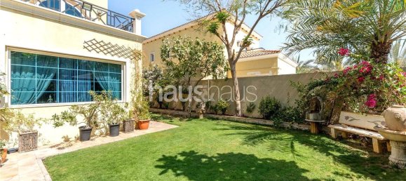 Вилла с 4 спальнями в Jumeirah Park, ОАЭ № 98734 14