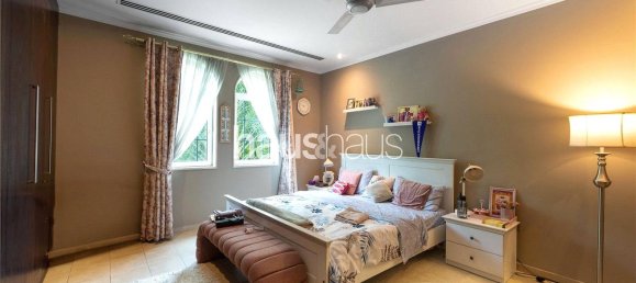 Вилла с 4 спальнями в Jumeirah Park, ОАЭ № 98734 13