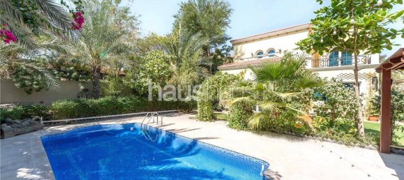 Вилла с 4 спальнями в Jumeirah Park, ОАЭ № 98734 8