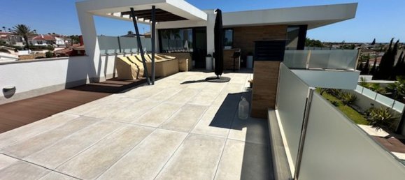 Villa de 4 dormitorios en Ciudad Quesada, Spain No. 184761 28