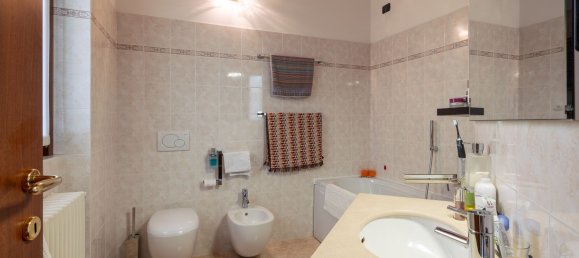 4 rooms House in Carate Urio, Italy No. 172186 6