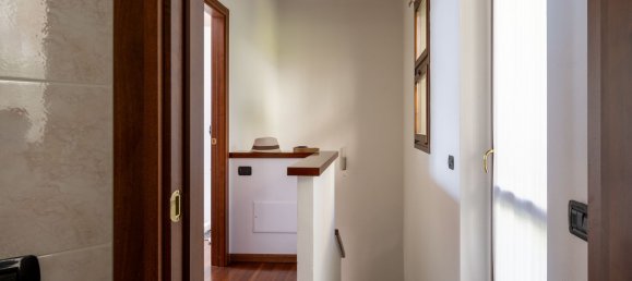 4 rooms House in Carate Urio, Italy No. 172186 9