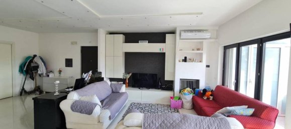 8 rooms Penthouse in Cosenza, Italy No. 18880 2