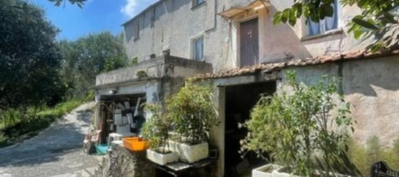 5 bedrooms House in Varazze, Italy No. 372167 3