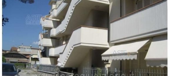 4 rooms Apartment in Monsummano Terme, Italy No. 309049 14