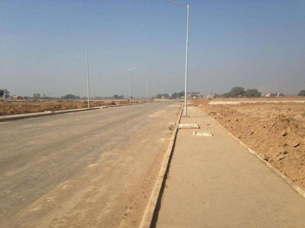  Land in Chandigarh, India No. 41997