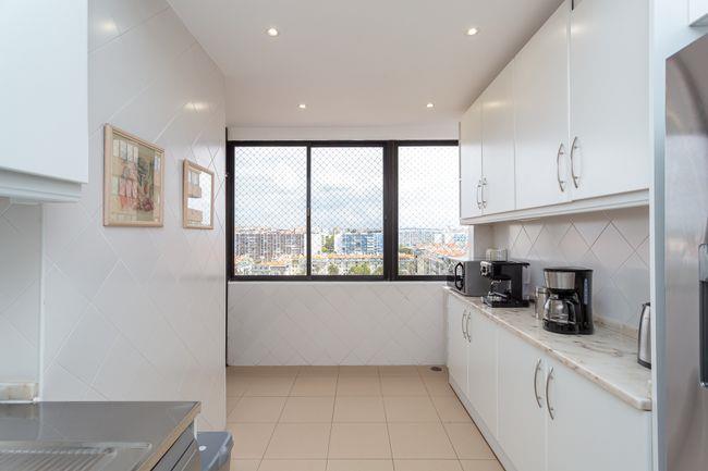 4 bedrooms Apartment in Oeiras, Portugal No. 340562