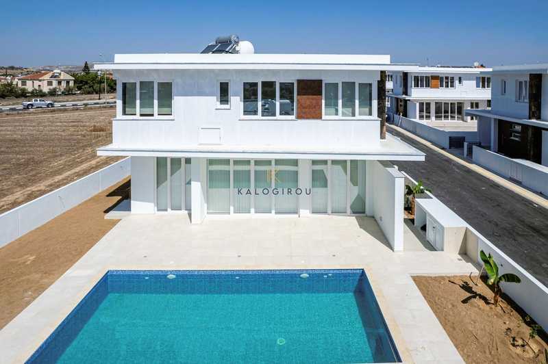 3 bedrooms House in Larnaca, Cyprus No. 7621