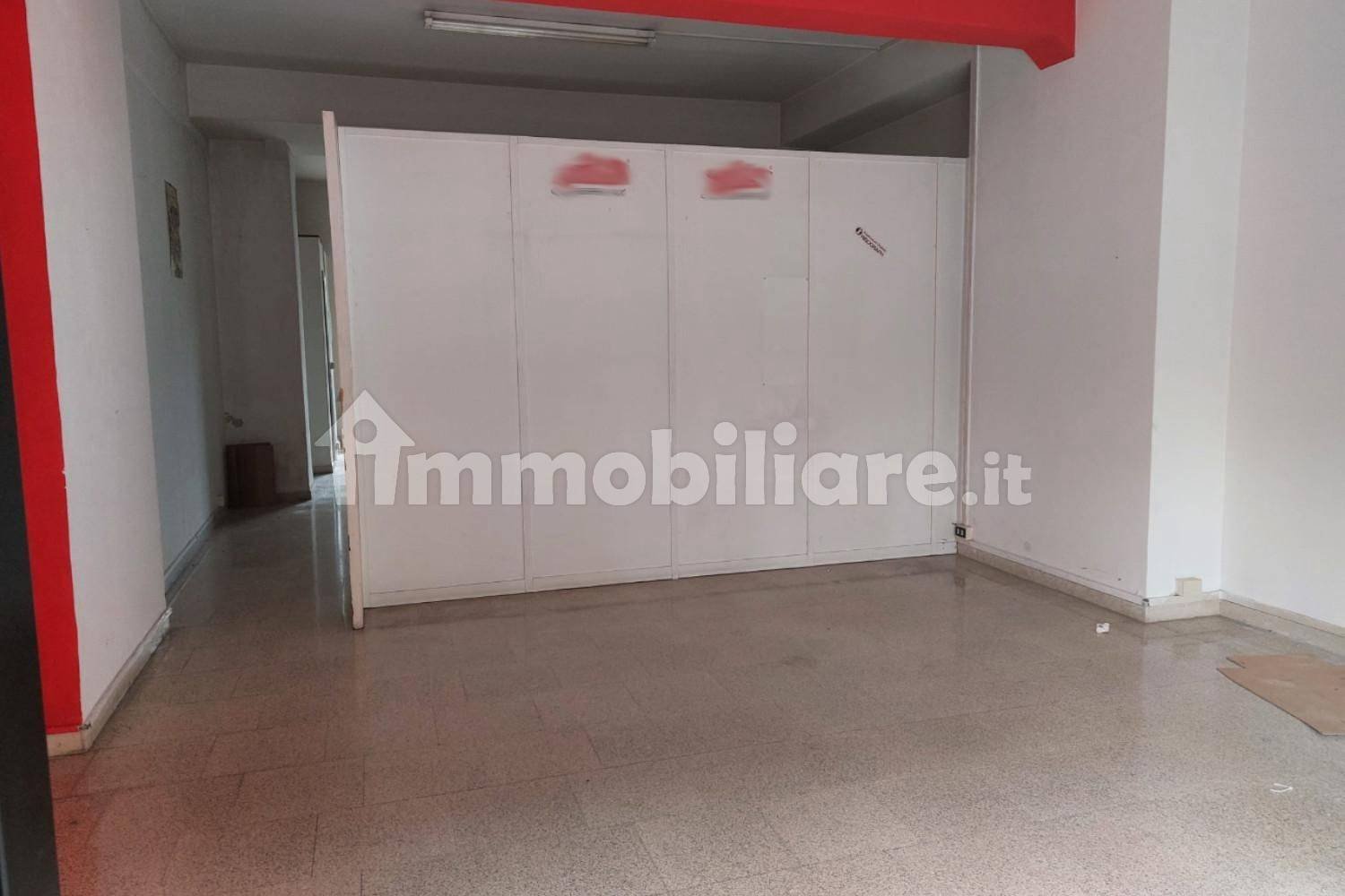 Imóvel comercial em Frosinone, Italy 99 m² N.º 317498