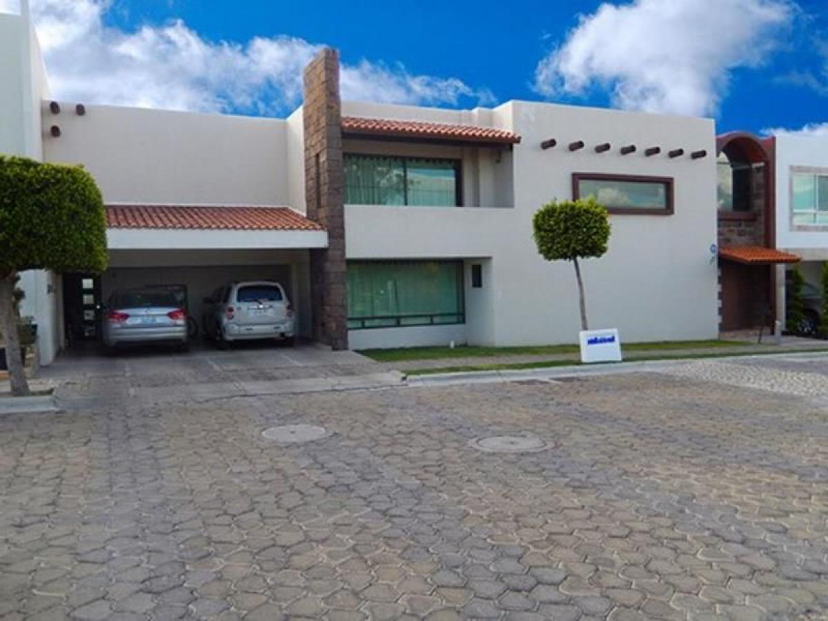 3 bedrooms House in Puebla, Mexico No. 164670