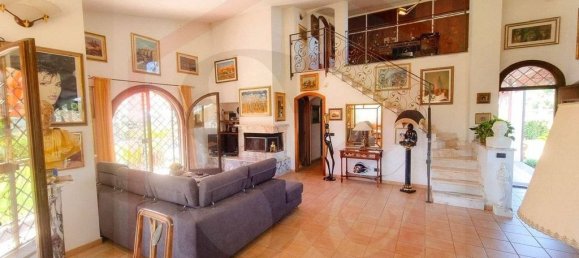 4 bedrooms Villa in Cerveteri, Italy No. 313167 2
