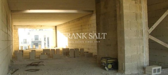 700m² Office in Zebbug, Malta No. 12929 5