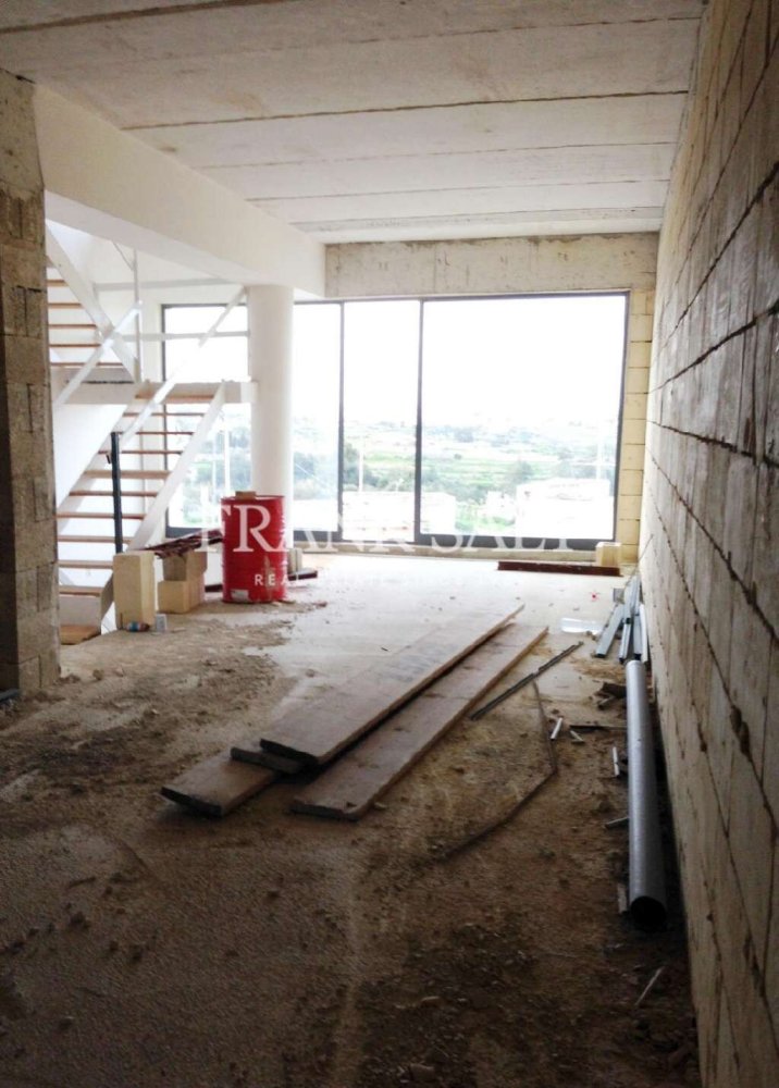 700m² Office in Zebbug, Malta No. 12929