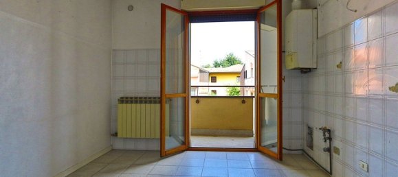 3 bedrooms Apartment in Lissone, Italy No. 364333 7