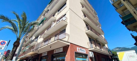 4-Zimmer Wohnung in Loano, Italy, Nr. 19770 2