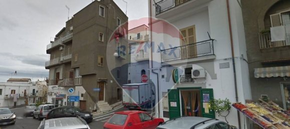 140m² Commercial property in Pisticci, Italy No. 69072 2