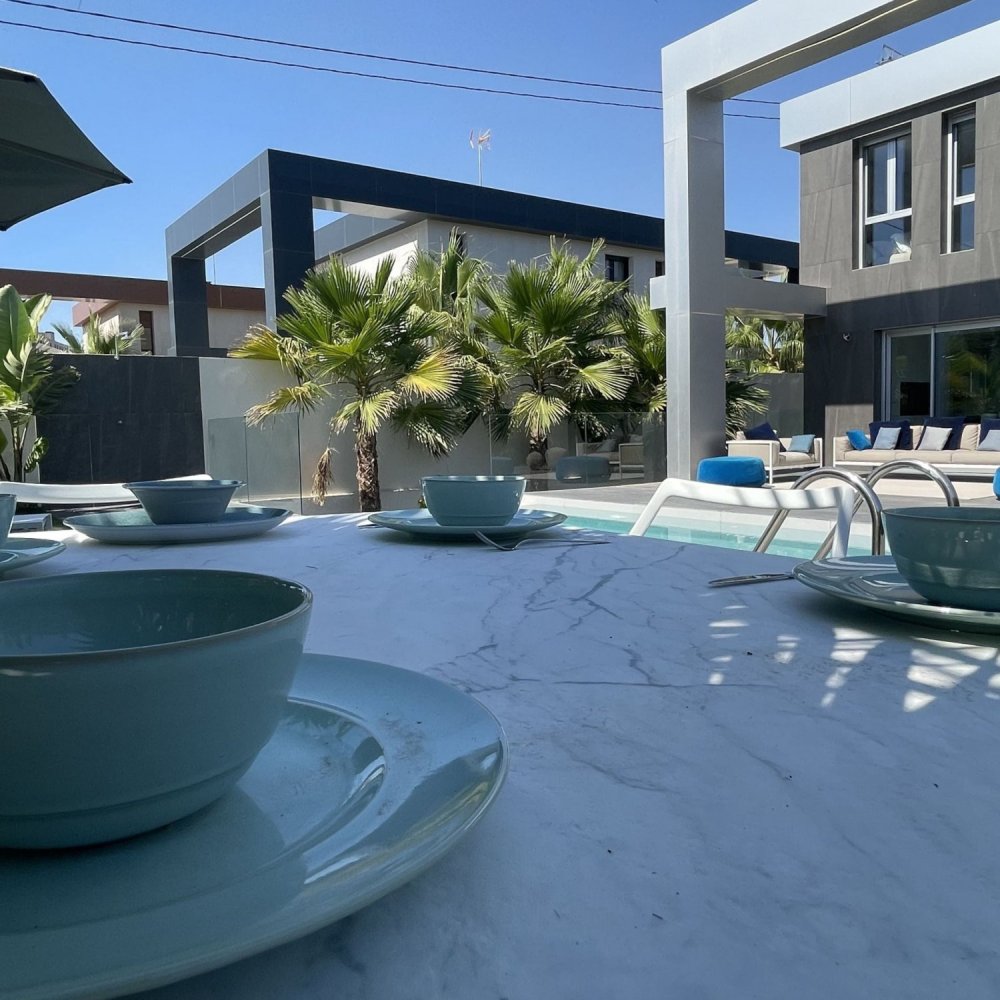 7 bedrooms Villa in El Campello, Spain No. 12047