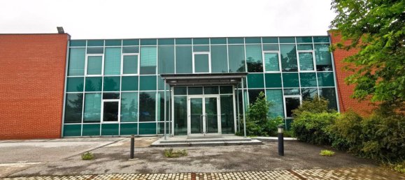 1663m² Office in Perchtoldsdorf, Austria No. 60306 2