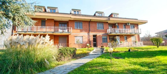 3 rooms Penthouse in Turin, Italy No. 235575 2