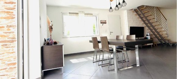 3 chambres Maison à Maine-et-Loire, France No. 307045 2