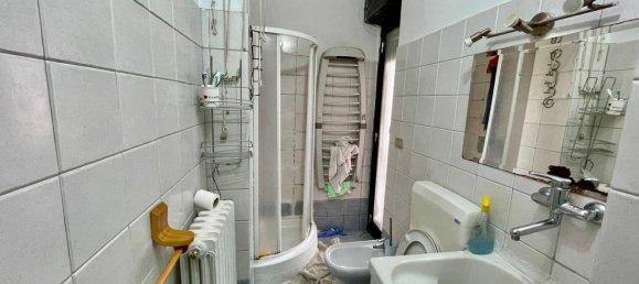 5 rooms Apartment in Alessandria, Italy No. 74162 5