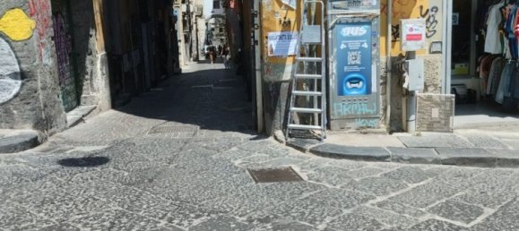 2 bedrooms Apartment in Naples, Italy No. 341571 2