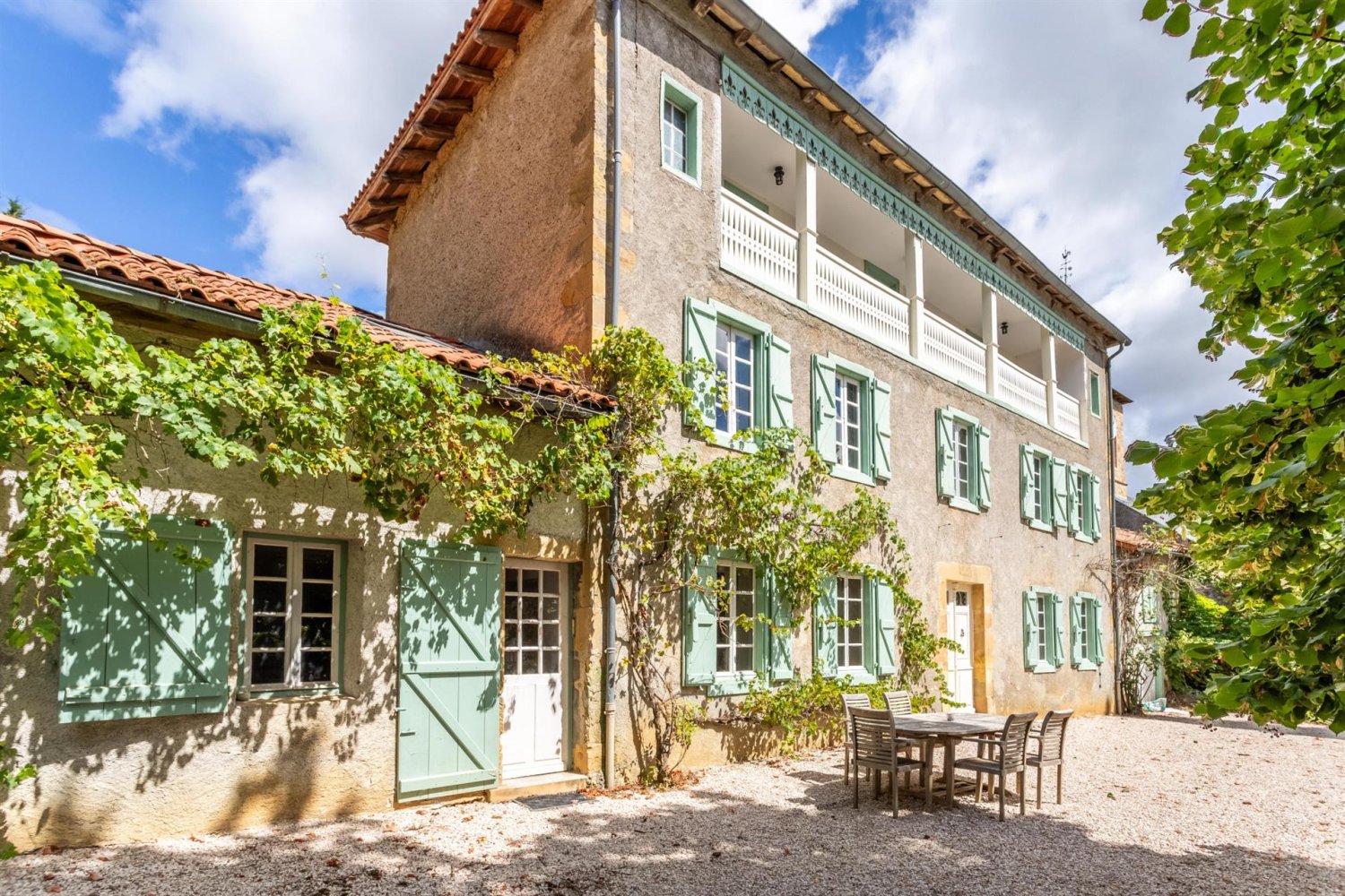 Дом с 4 спальнями в Верхняя Гаронна, Франция № 300172