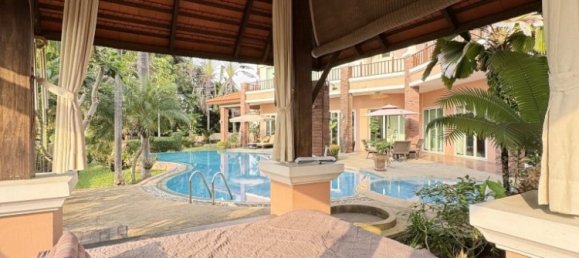 4 bedrooms Cafe / restaurant in Pattaya, Thailand No. 19035 30