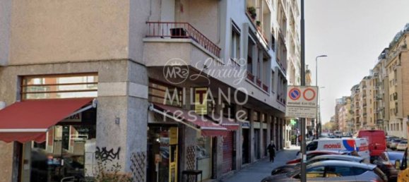 2 rooms Commercial property in Milan, Italy No. 378954 8