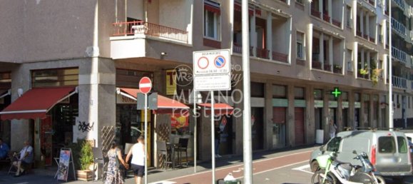 2 rooms Commercial property in Milan, Italy No. 378954 12