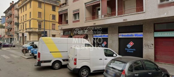 2 rooms Commercial property in Milan, Italy No. 378954 4