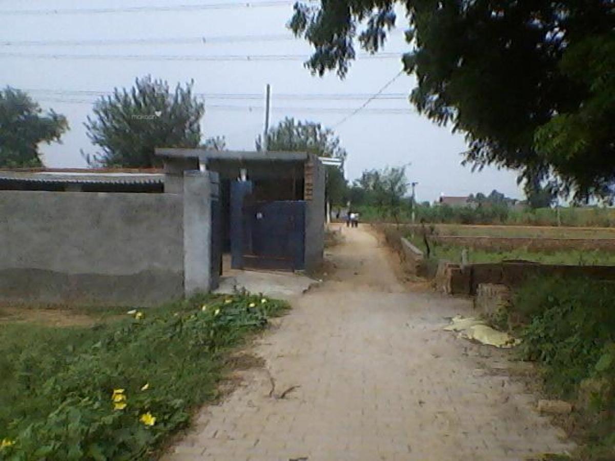  Land in Faridabad, India No. 31413