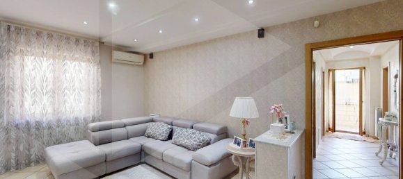 3 bedrooms Apartment in Arzano, Italy No. 24671 9