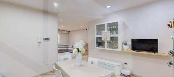 3 bedrooms Apartment in Arzano, Italy No. 24671 6