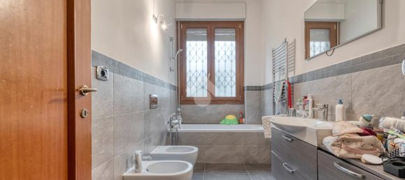 4-Zimmer Wohnung in Bologna, Italy, Nr. 5642 23