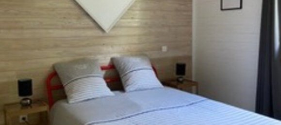 Edificio de 9 habitaciónes en Le Chateau-d'Oleron, France No. 100819 9