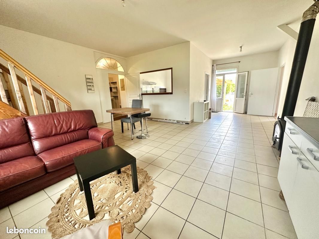 2 bedrooms House in Langon, France No. 338913