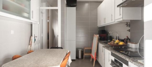 2 bedrooms Apartment in Lisbon, Portugal No. 111463 3