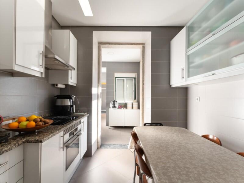 2 bedrooms Apartment in Lisbon, Portugal No. 111463