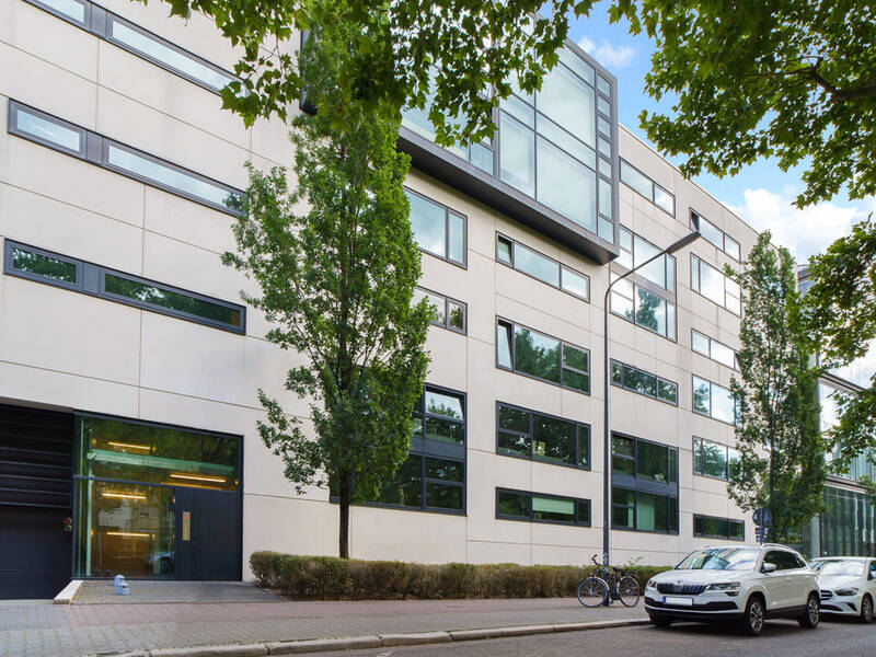 Дуплекс с 1 спальней в Франкфурт на Майне, Германия № 56146